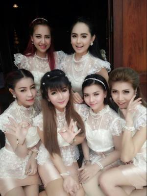 ชุดไทยเพื่อนเจ้าสาว เช่าที่แบมบี้ เวดดิ้ง ห้วยขวาง